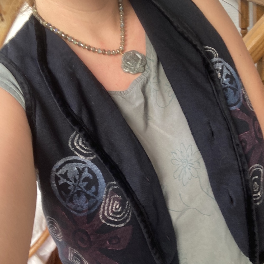 Blue Fish Vest hand printed button up crop shirt - Picture 15 of 16